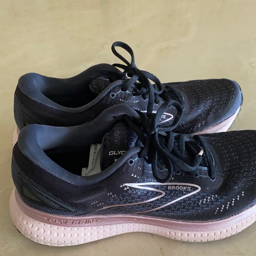 Brooks sneakers. Like new worn once. Black with light pink sole. Original $135.